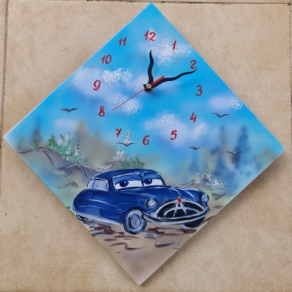 שעון קיר מכוניות